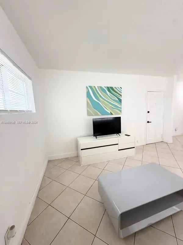 8011 Abbott Ave # 4, Miami Beach FL 33141