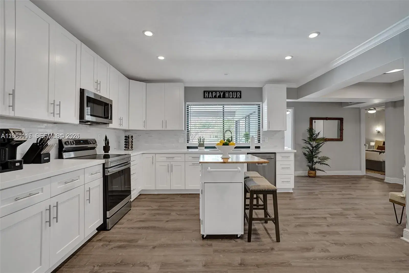 1941 SW 52nd Ter, Plantation FL 33317