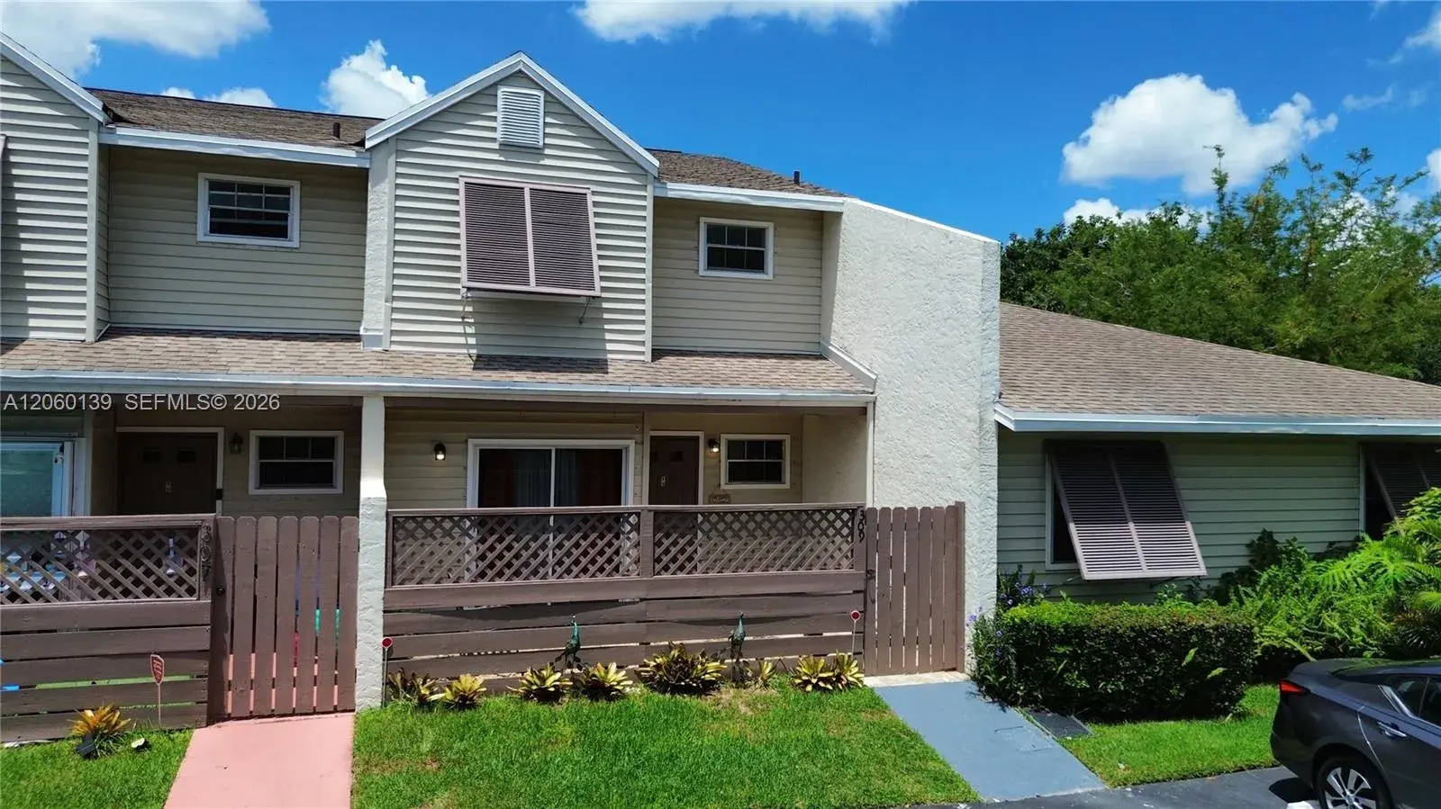 2 bedroom 2 bath Residential for sale at 309 W Hemingway Cir, Margate FL 33063