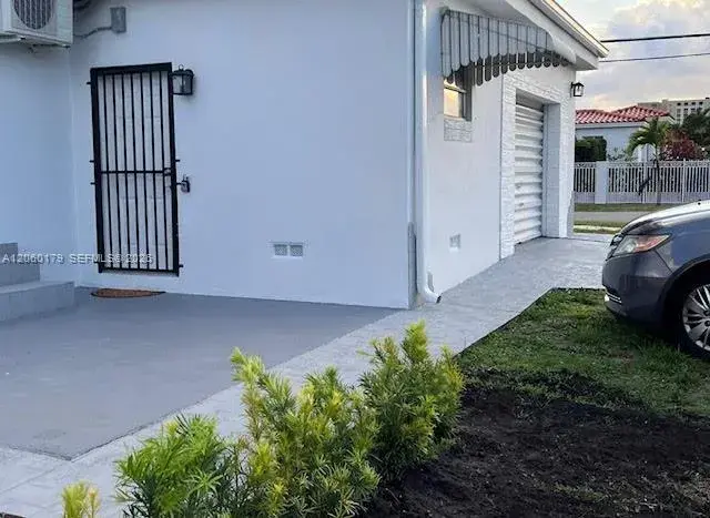 61 NW 38th Ct, Miami FL 33126