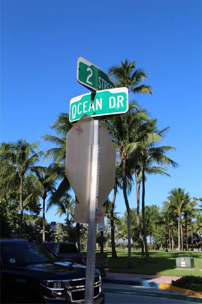 158 Ocean Dr # 206, Miami Beach FL 33139