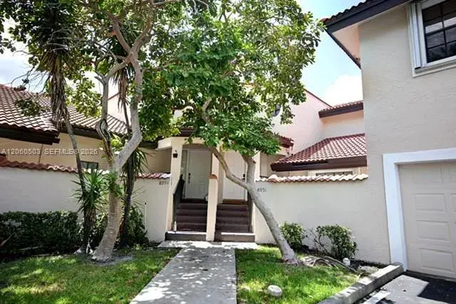 8951 W Sunrise Blvd, Plantation FL 33322