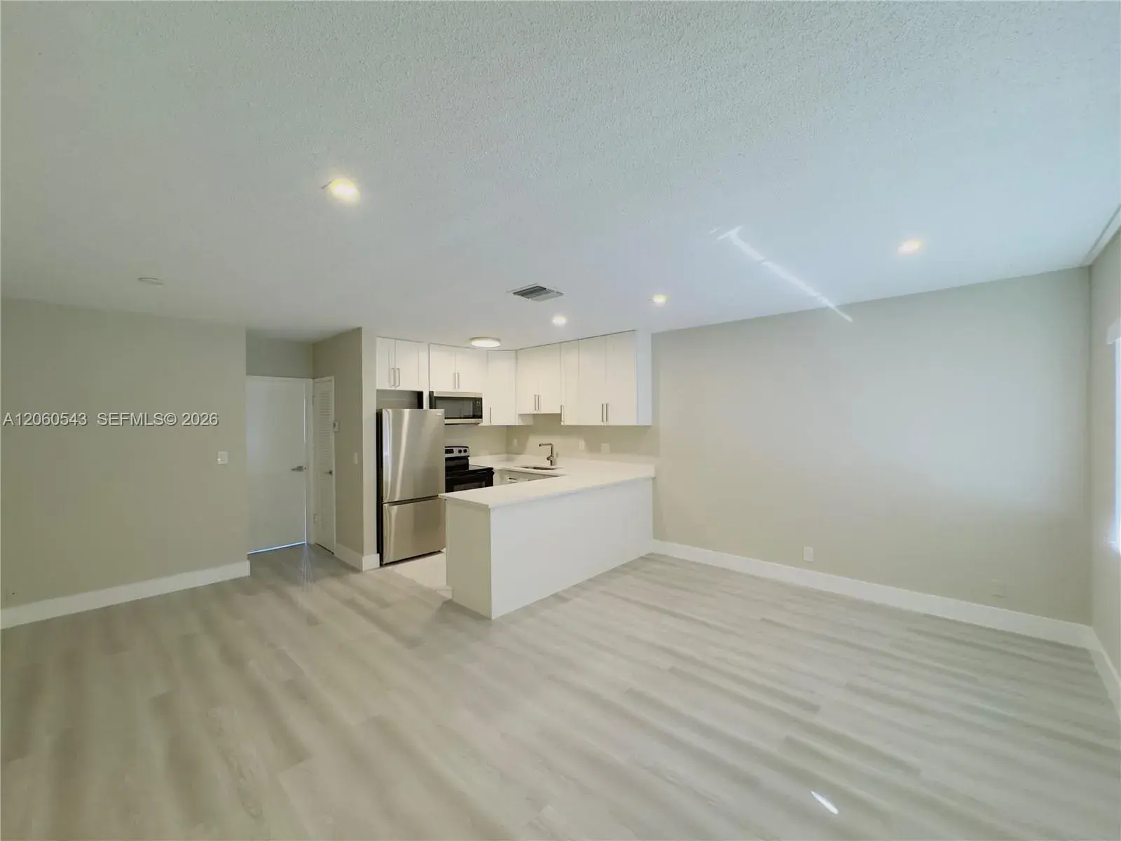 1 bedroom 1 bath Residential Lease for rent at 1903 SW 3rd Ave # 9, Fort Lauderdale FL 33315