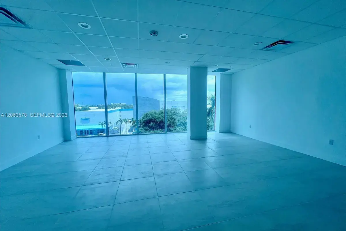 10450 NW 33rd St # 302, Doral FL 33172