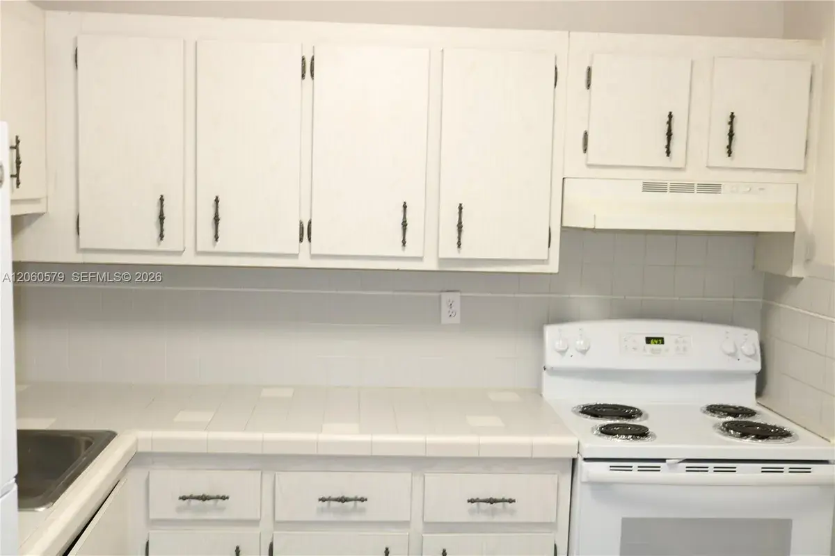 7825 Camino Real # 111, Miami FL 33143