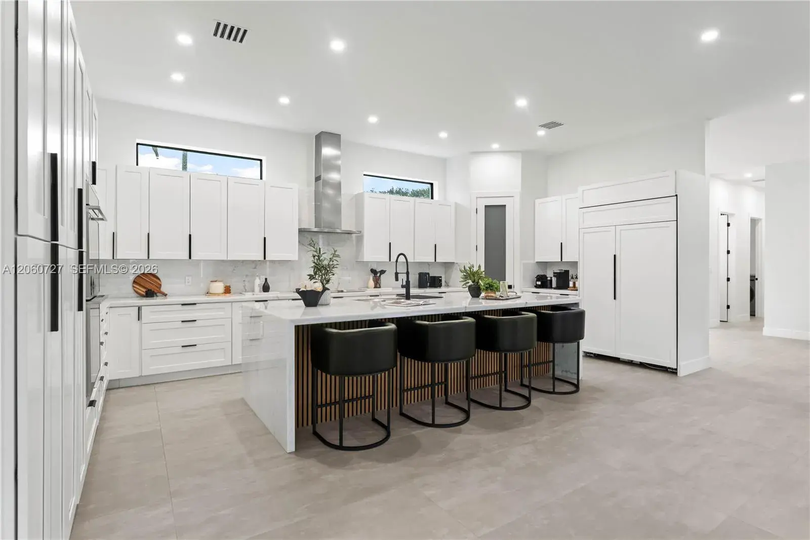 4 bedroom 4 bath Residential for sale at 360 Holly Ln, Plantation FL 33317
