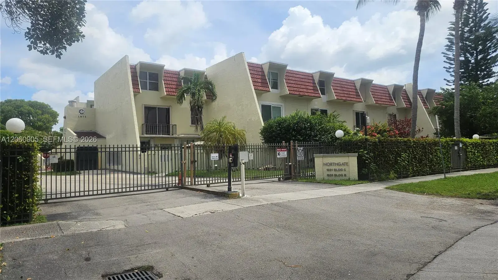 1651 NE 115th St # 26C, Miami FL 33181
