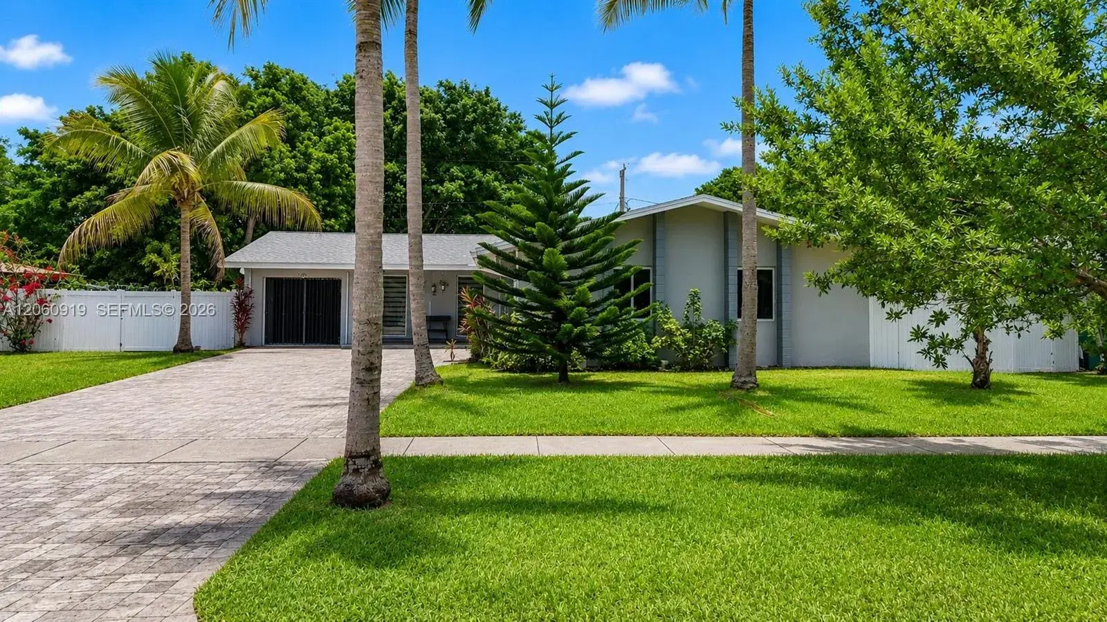 10615 SW 200th St, Cutler Bay FL 33157