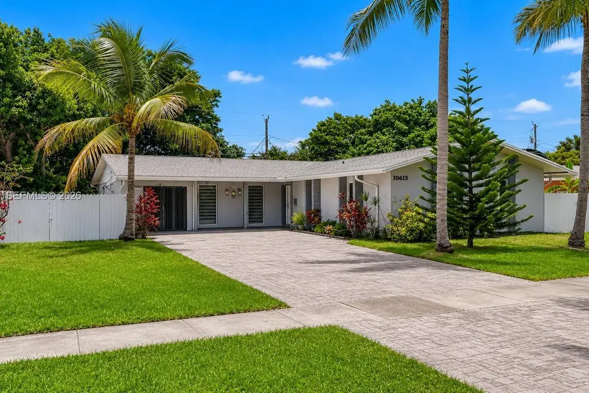 10615 SW 200th St, Cutler Bay FL 33157