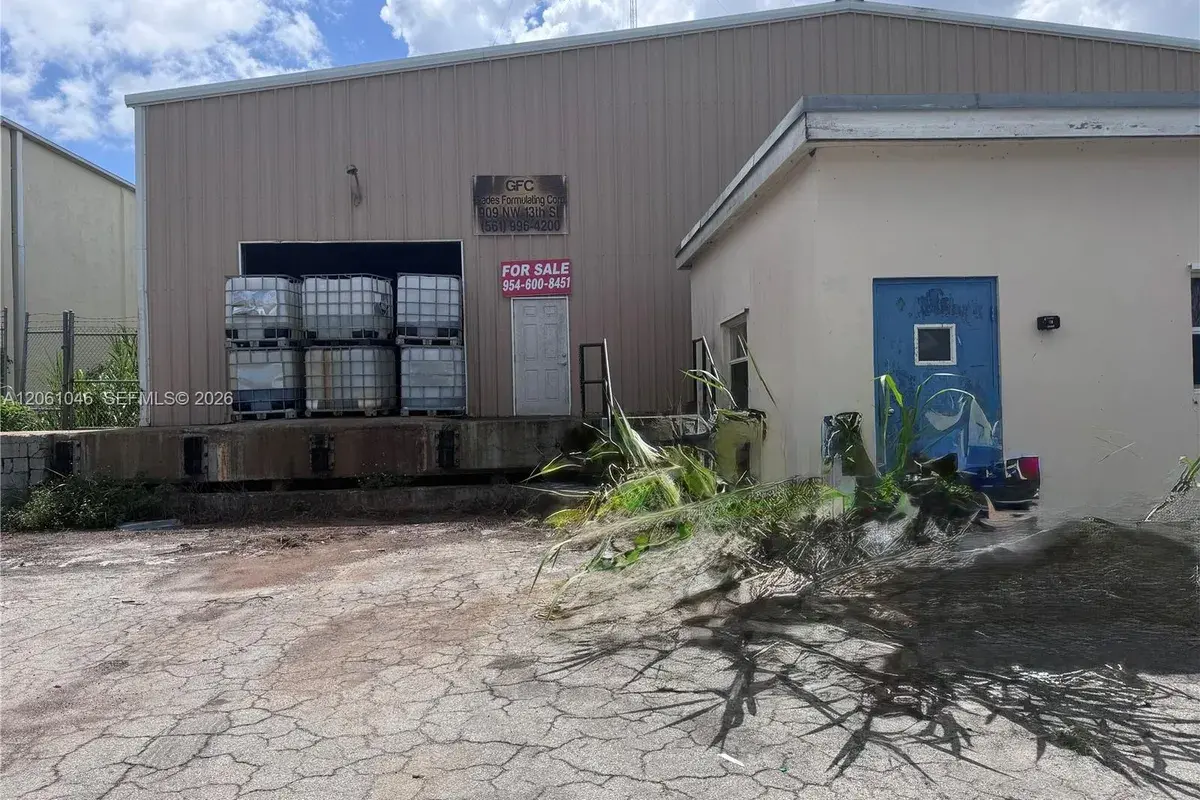 909 NW 13th St, Belle Glade FL 33430