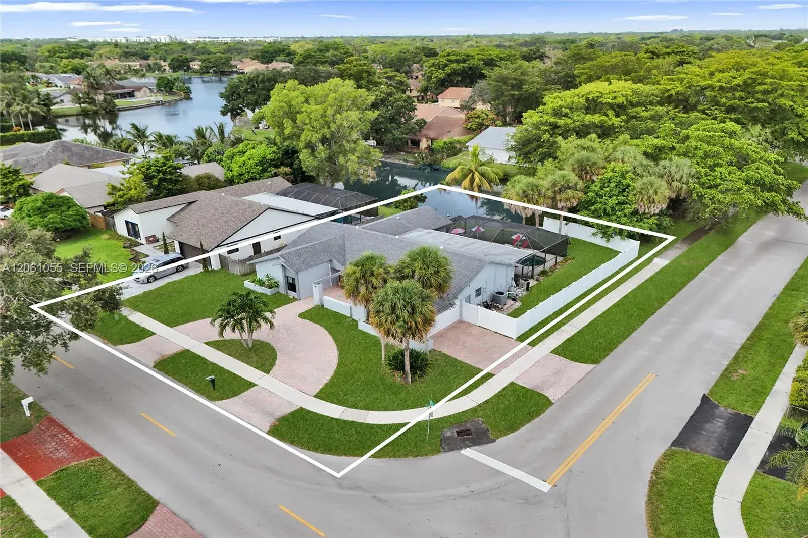 4 bedroom 2 bath Residential for sale at 1221 NW 78th Ave, Plantation FL 33322