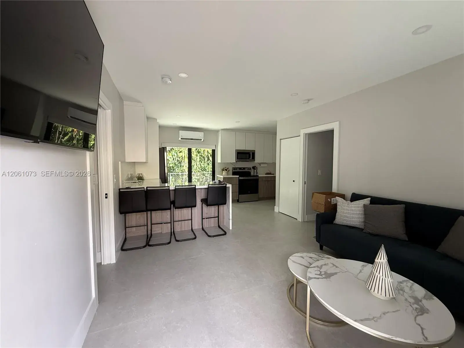 2 bedroom 2 bath Residential Lease for rent at 1050 NE 9th Ave # 4, Fort Lauderdale FL 33304