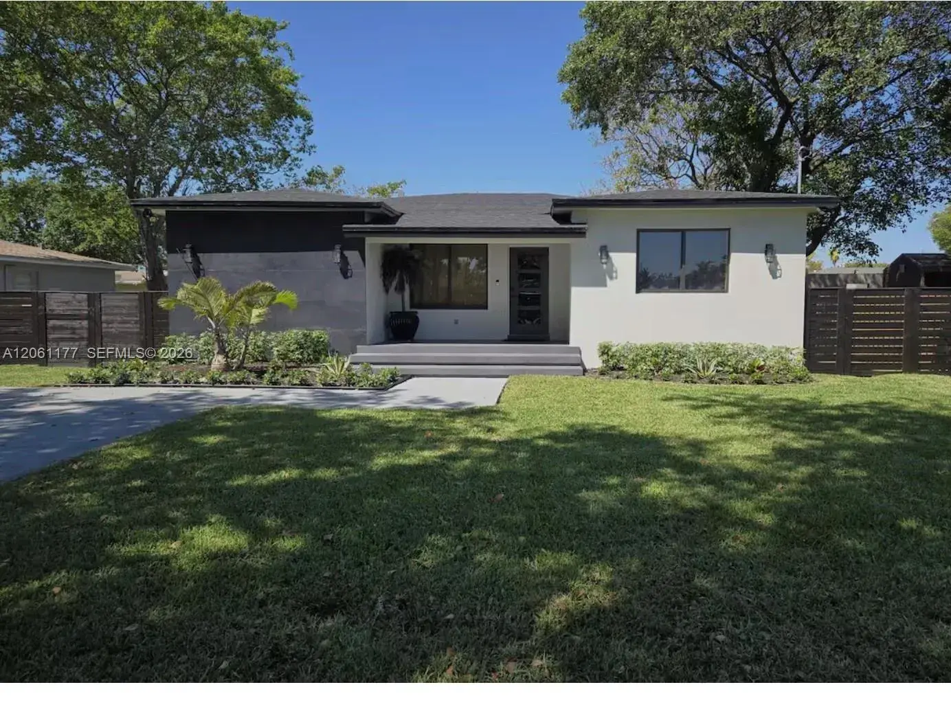 4 bedroom 3 bath Residential for sale at 904 NW 6th Ter, Hallandale Beach FL 33009