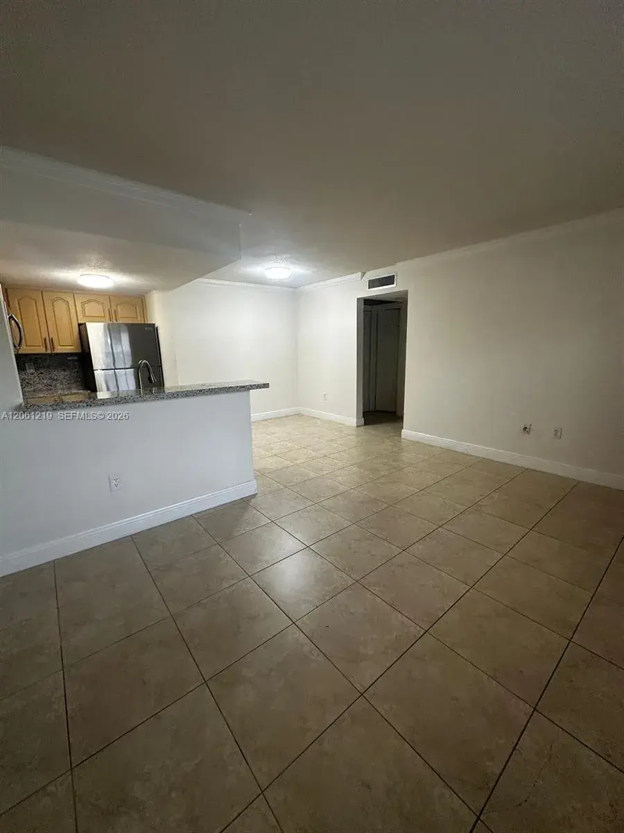 8660 NW 6th Ln # 103, Miami FL 33126