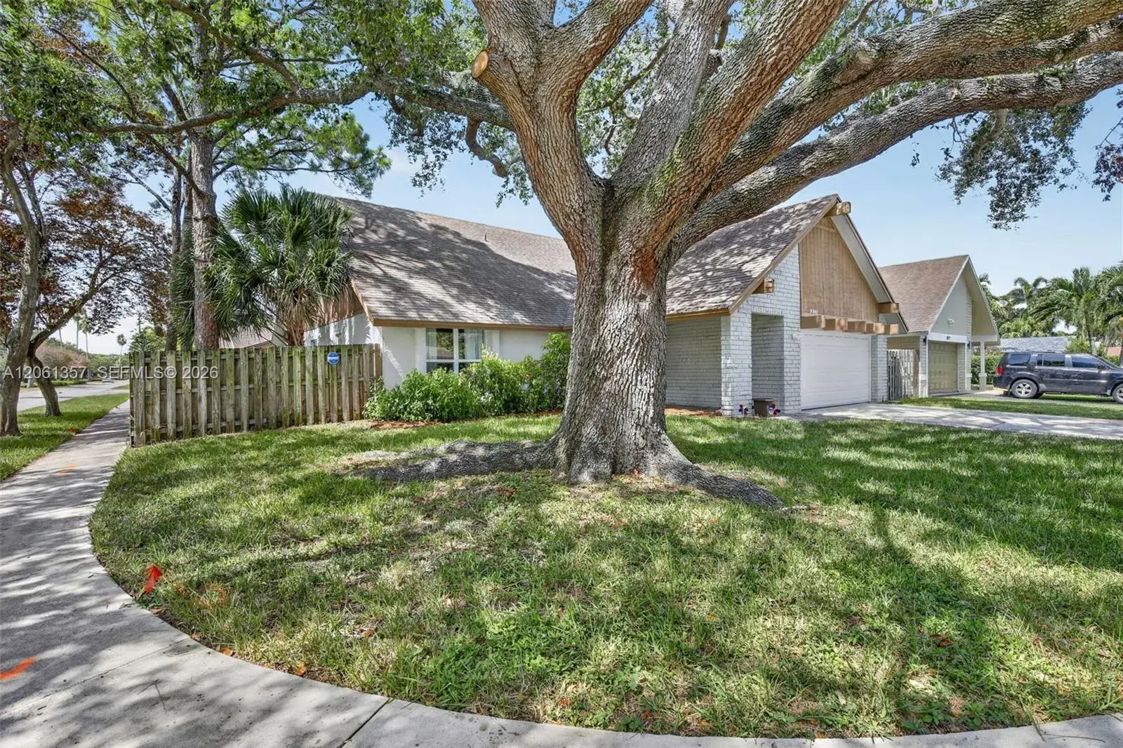 9381 NW 35th Pl, Sunrise FL 33351