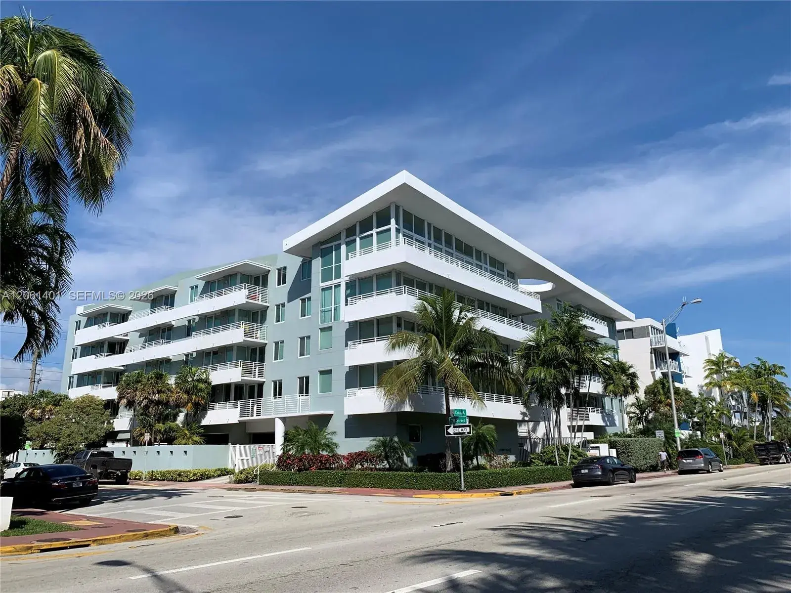 2 bedroom 2 bath Residential for sale at 7800 Collins Ave # 309, Miami Beach FL 33141