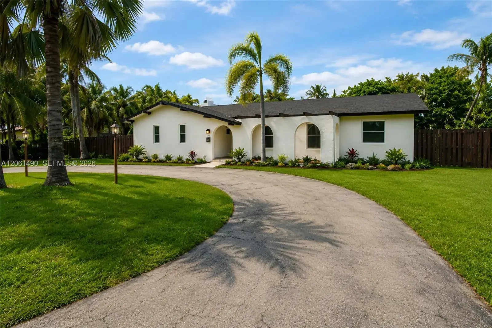 8601 SW 174th St, Palmetto Bay FL 33157 photo 2