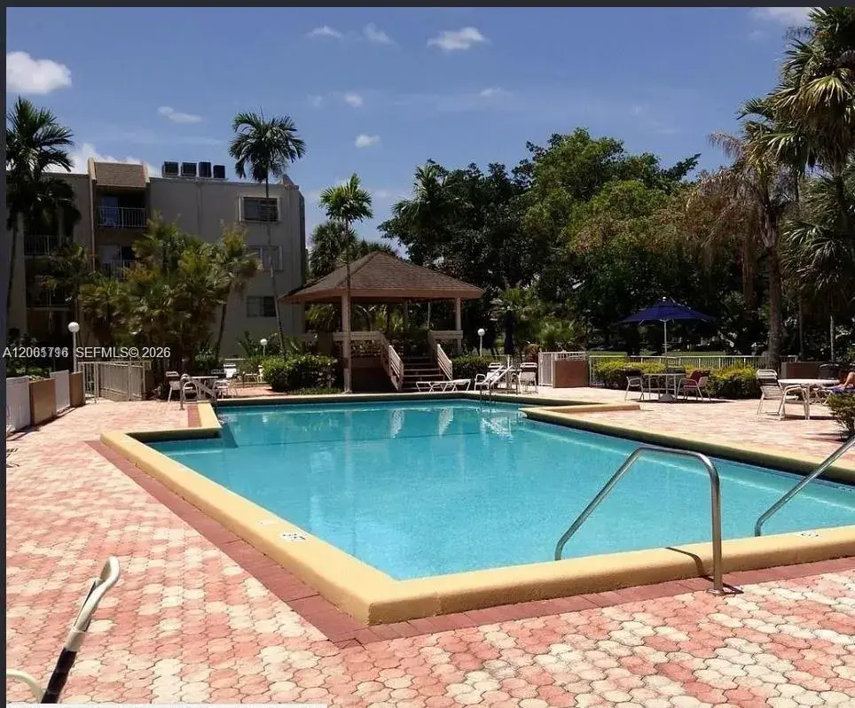 7705 SW 86th St # 211, Miami FL 33143