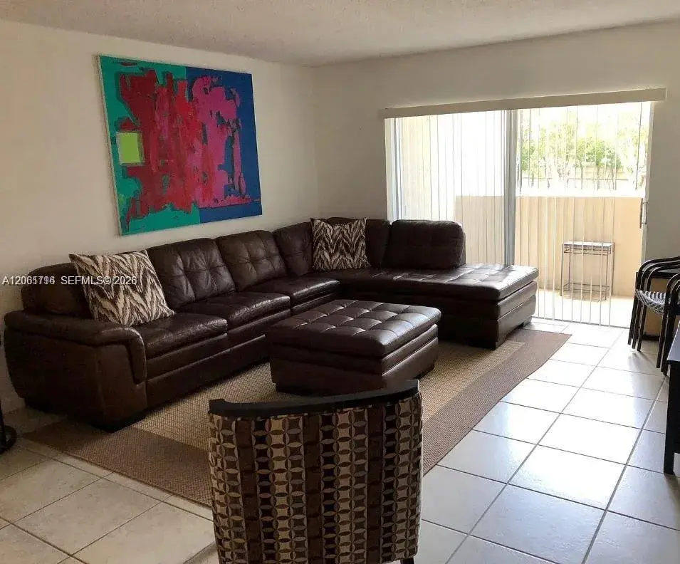 7705 SW 86th St # 211, Miami FL 33143