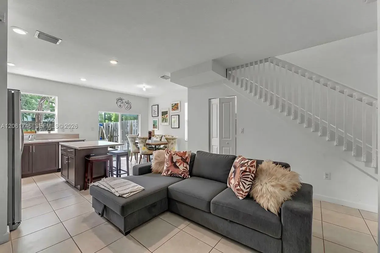 3 bedroom 3 bath Residential for sale at 2660 SE 15th St, Homestead FL 33035