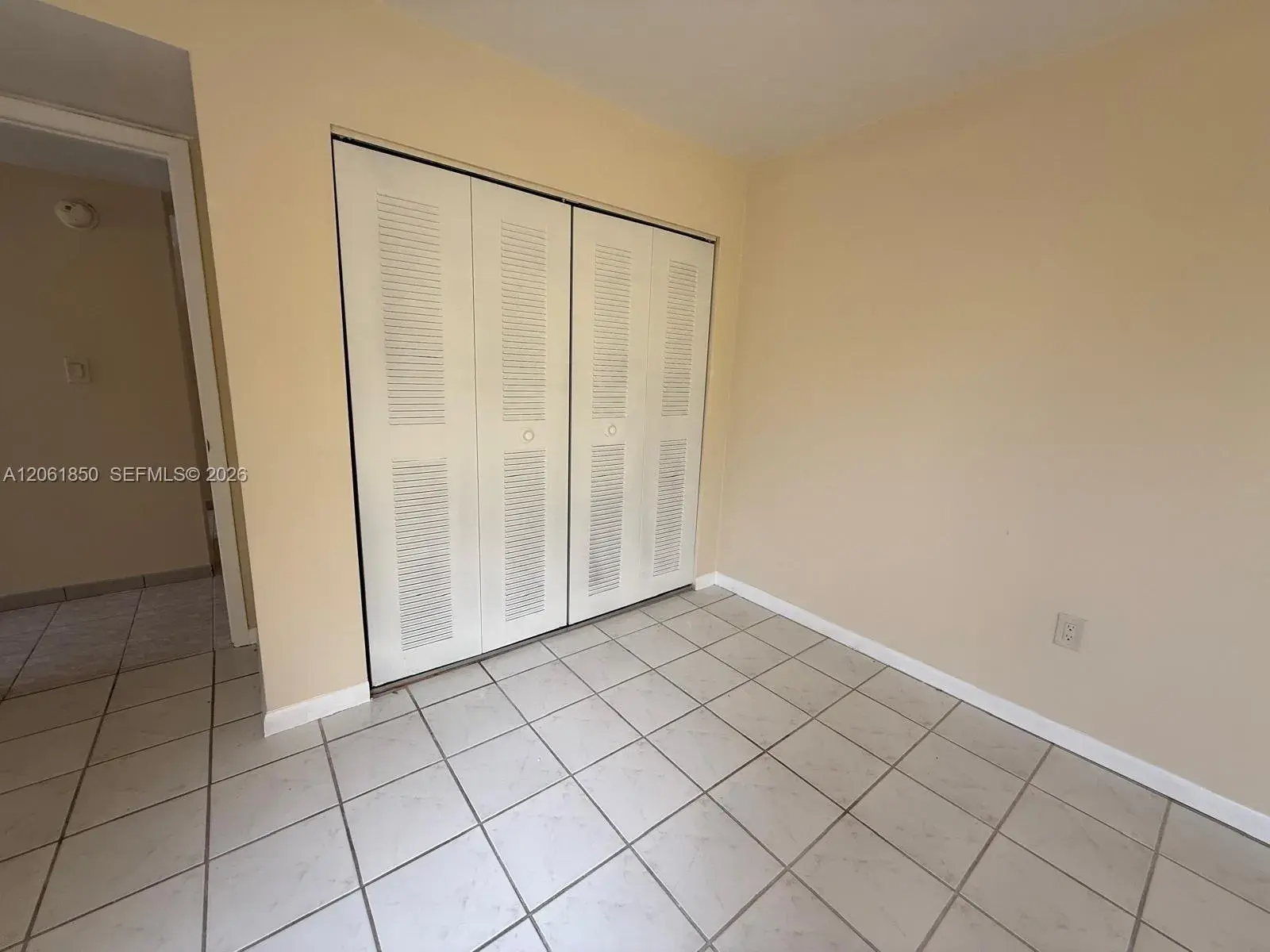2 bedroom 1 bath Residential Lease for rent at 9380 W Flagler St # 217B, Miami FL 33174