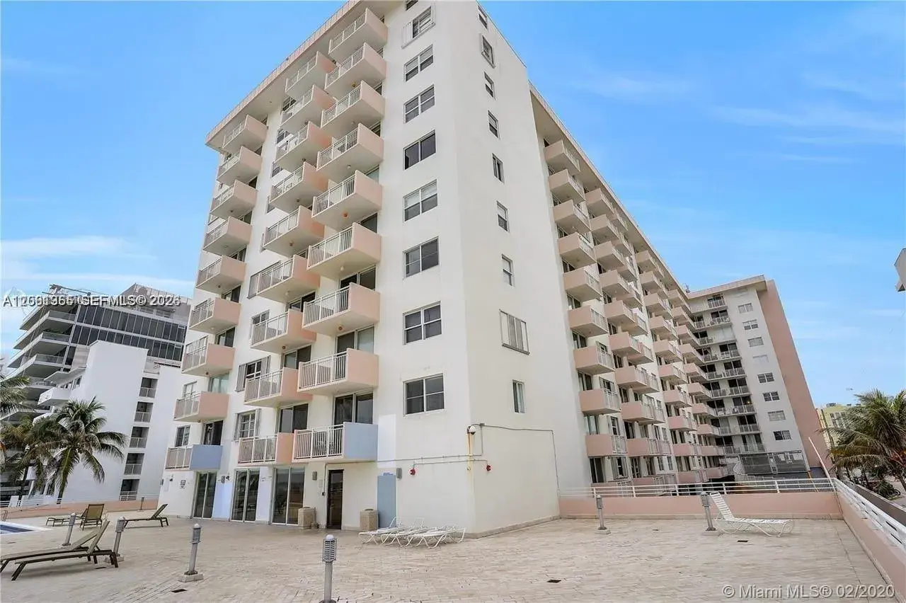 1 bedroom 1 bath Residential Lease for rent at 345 Ocean Dr # 302, Miami Beach FL 33139