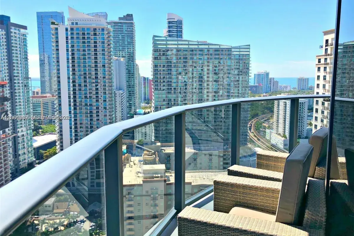55 SW 9th St # 2903, Miami FL 33130