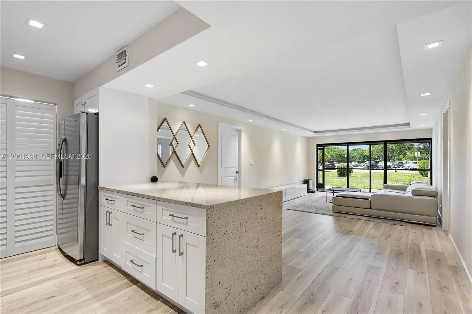 2 bedroom 2 bath Residential Lease for rent at 230 Lakeview Dr # 106, Weston FL 33326