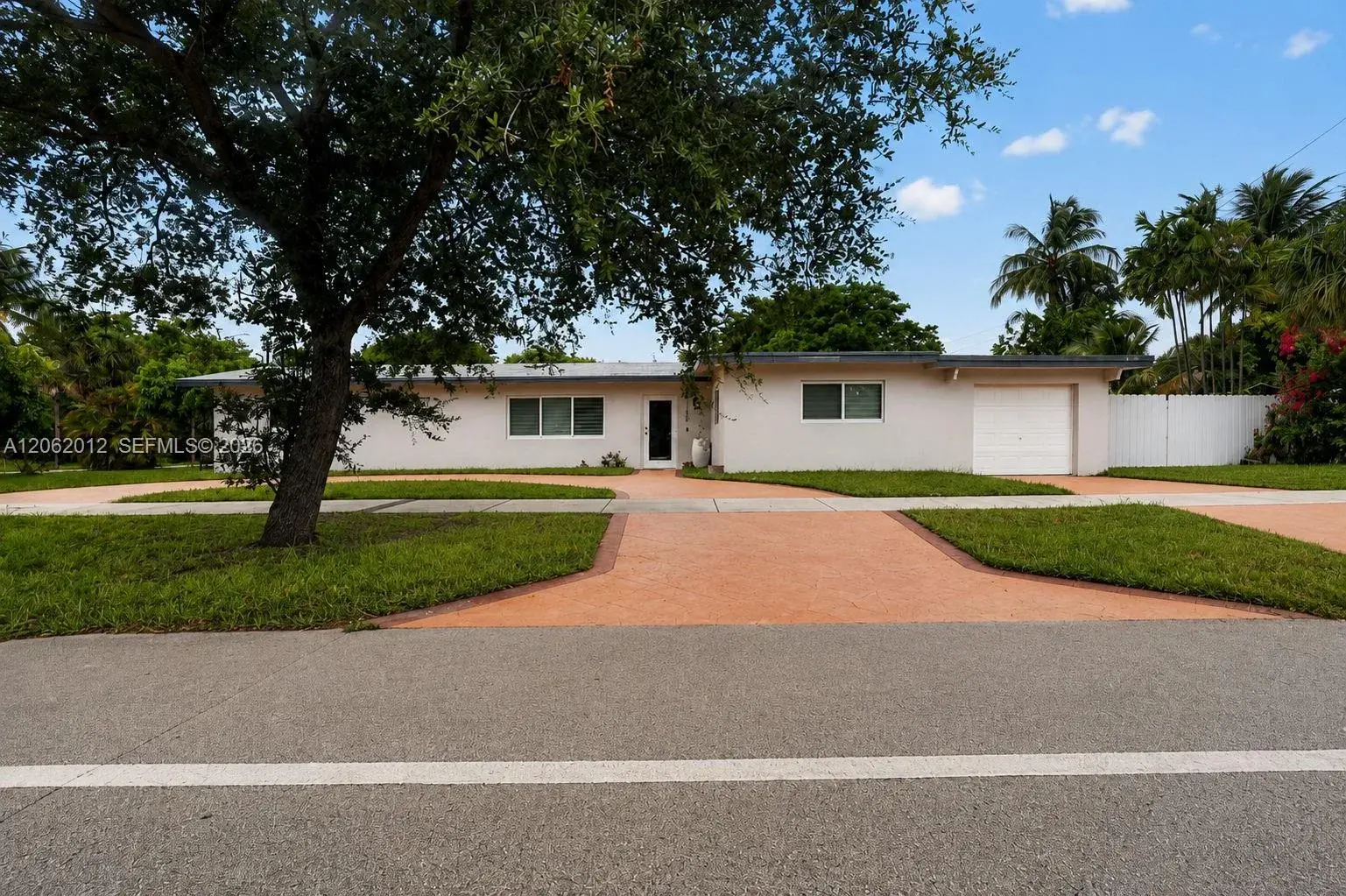 3 bedroom 2 bath Residential for sale at 17200 NE 15th Ave, North Miami Beach FL 33162