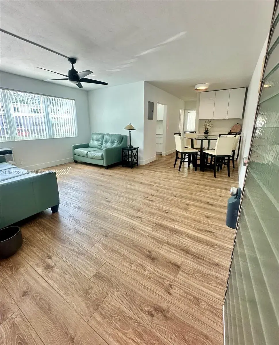 1 bedroom 1 bath Residential Lease for rent at 700 Bayshore Dr # 17, Fort Lauderdale FL 33304