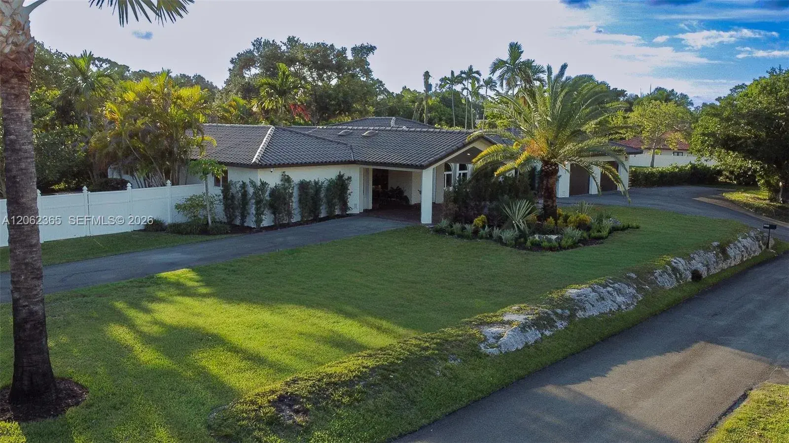 4 bedroom 3 bath Residential for sale at 9980 SW 83rd Ave, Miami FL 33156