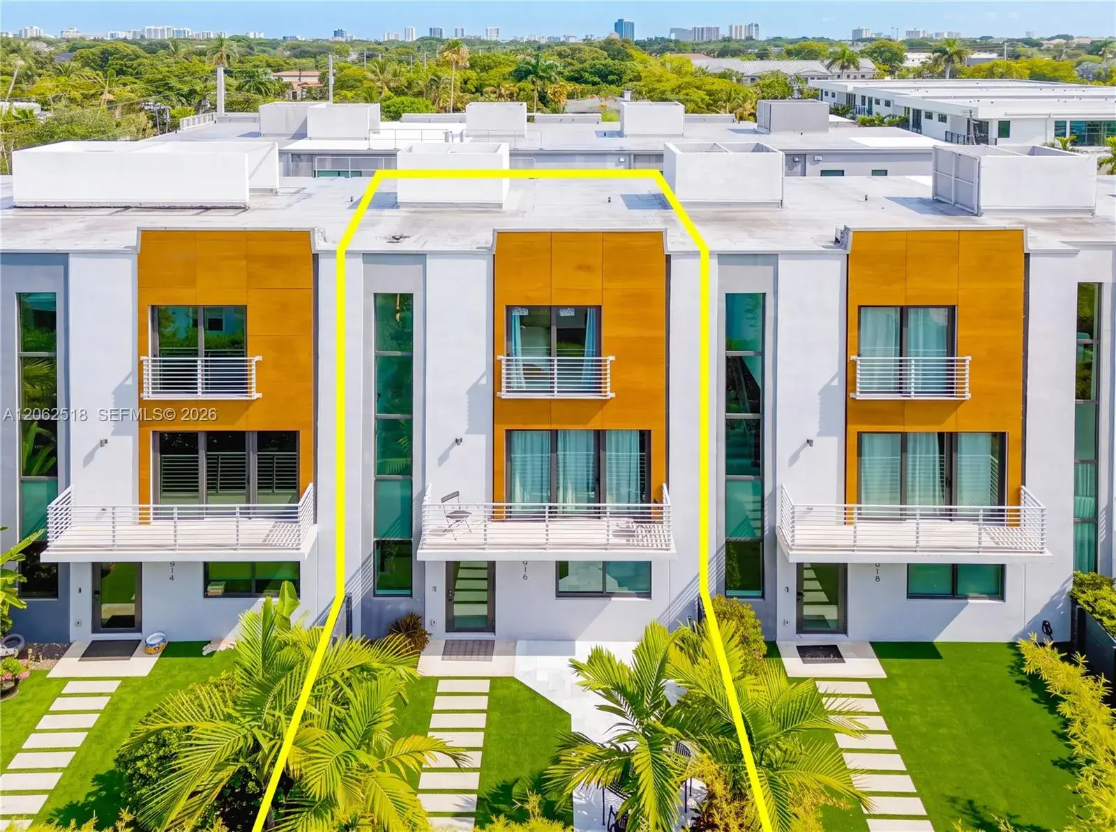 3 bedroom 2 bath Residential for sale at 916 NE 4th St, Fort Lauderdale FL 33301