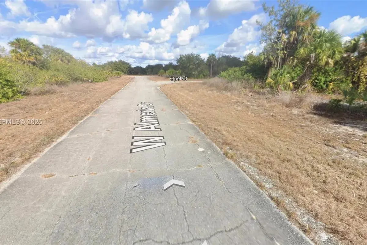 822 Berkshire Dr, La Belle FL 33935