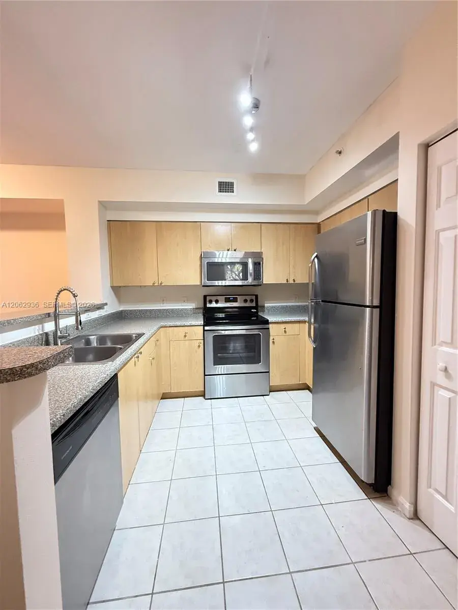 2 bedroom 2 bath Residential for sale at 7940 N Nob Hill Rd # 204, Tamarac FL 33321