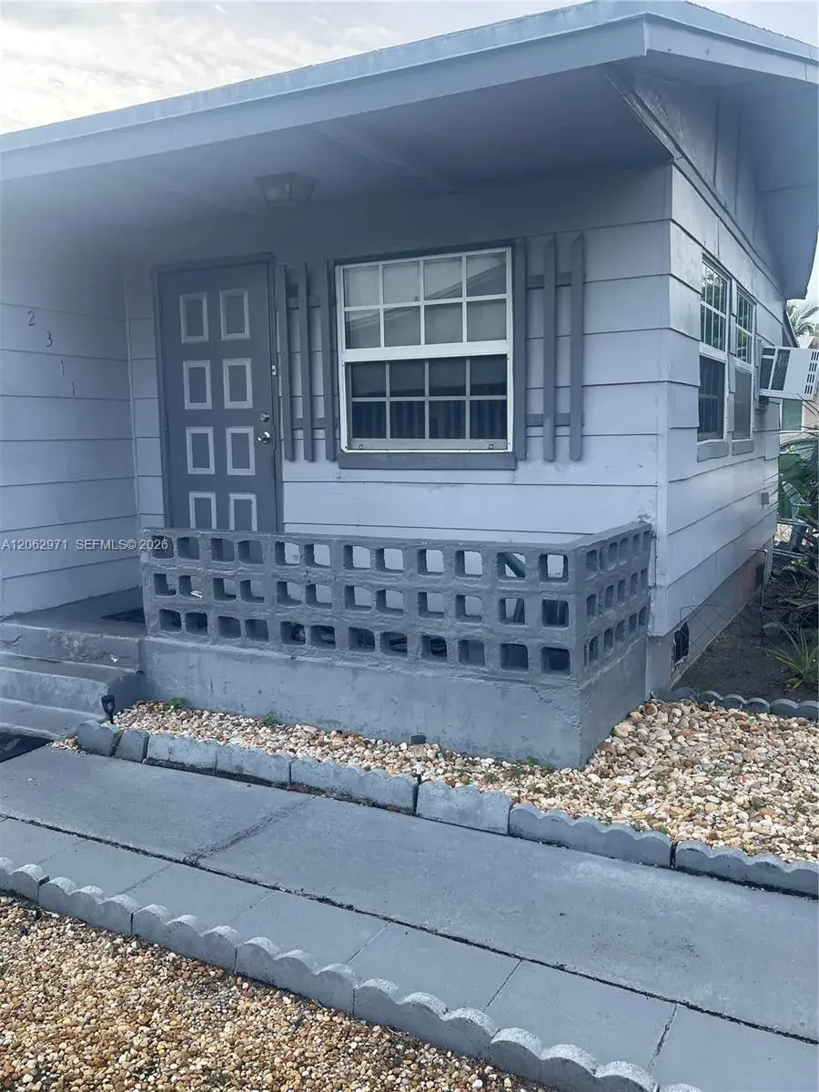 2311 NW 27th Ter, Fort Lauderdale FL 33311