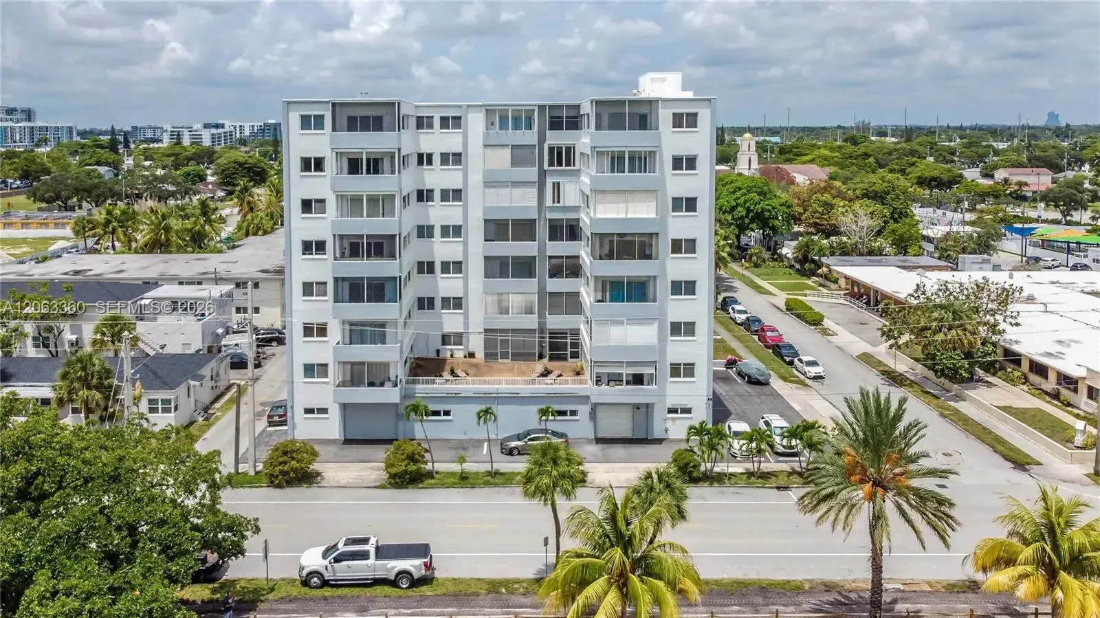 2 bedroom 2 bath Residential for sale at 1700 Pierce St # 701, Hollywood FL 33020