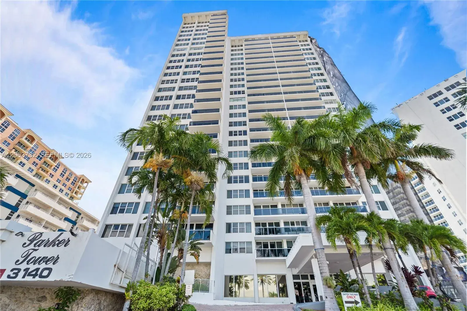 3140 S Ocean Dr # 911, Hallandale Beach FL 33009
