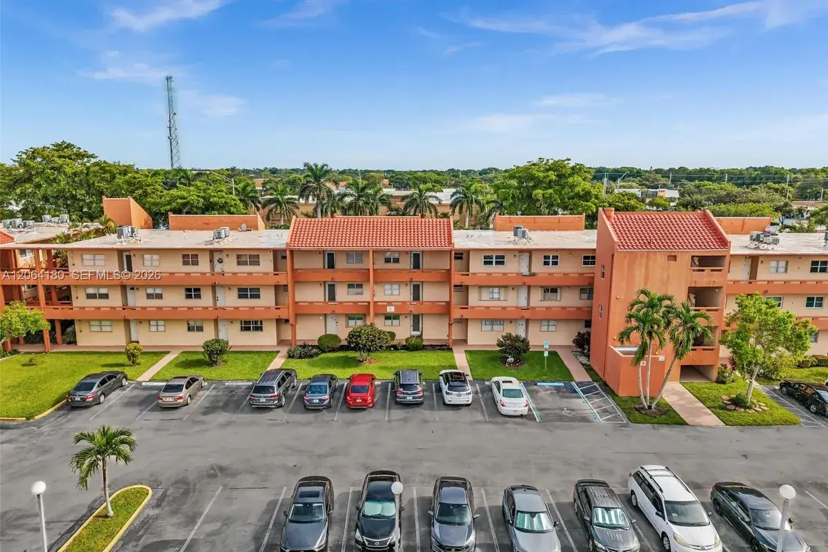 8852 W Mcnab Rd # 203, Tamarac FL 33321