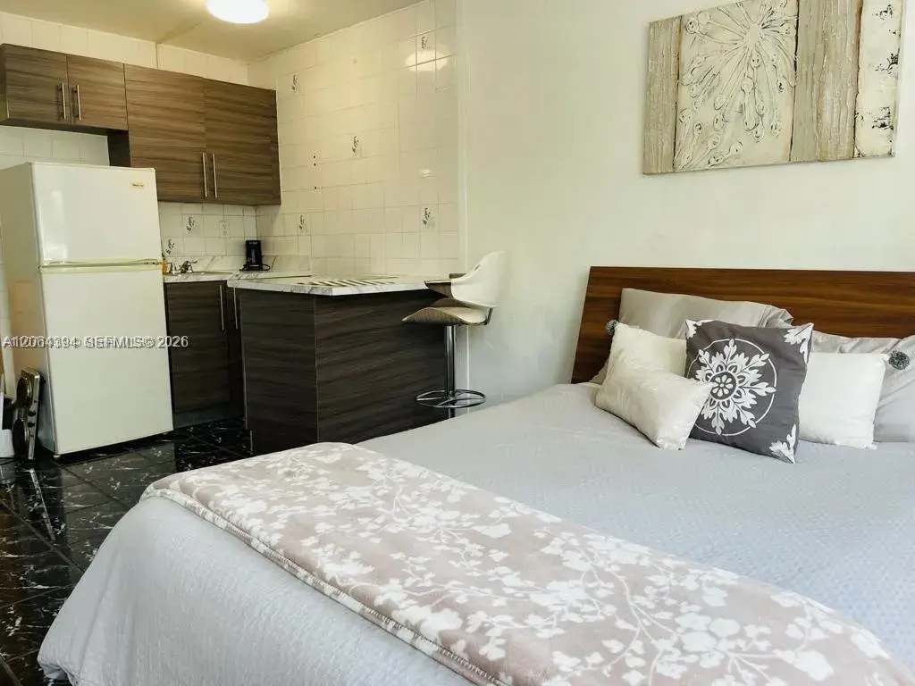 1 bath Residential for sale at 6484 iIndian Creek # 111, Miami Beach FL 33141