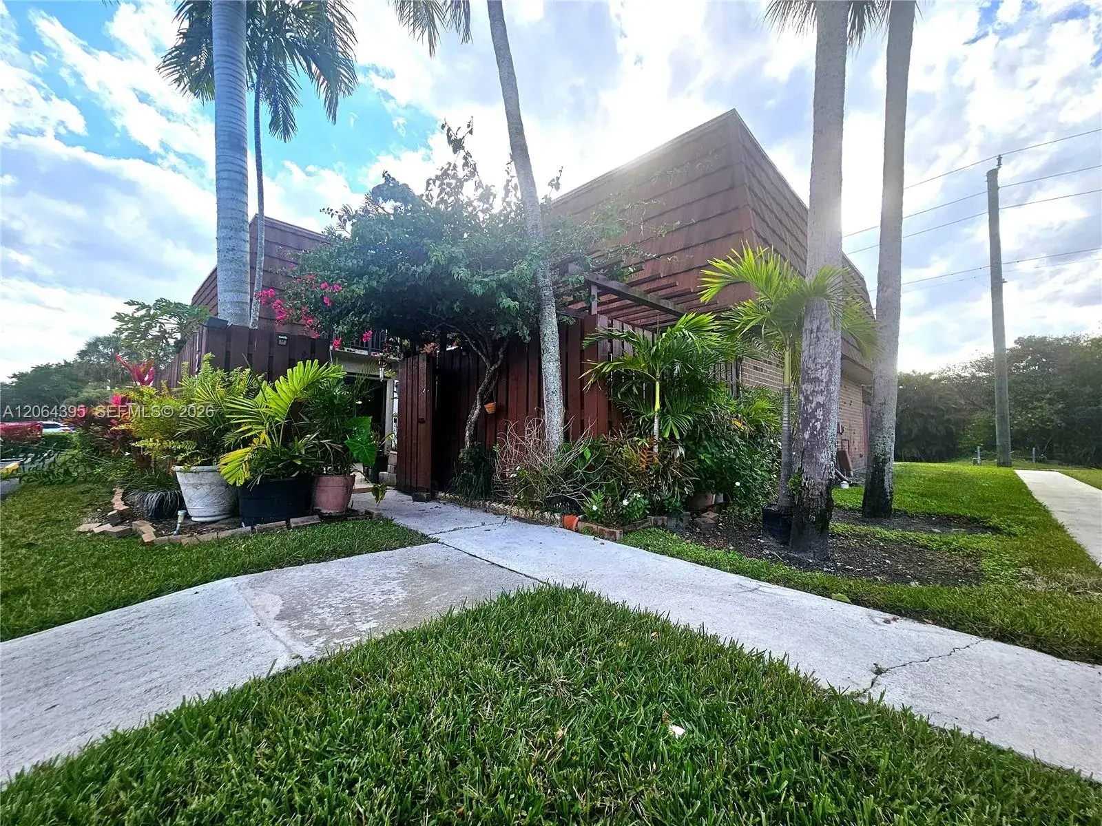 1201 SW 120th Way, Davie FL 33325
