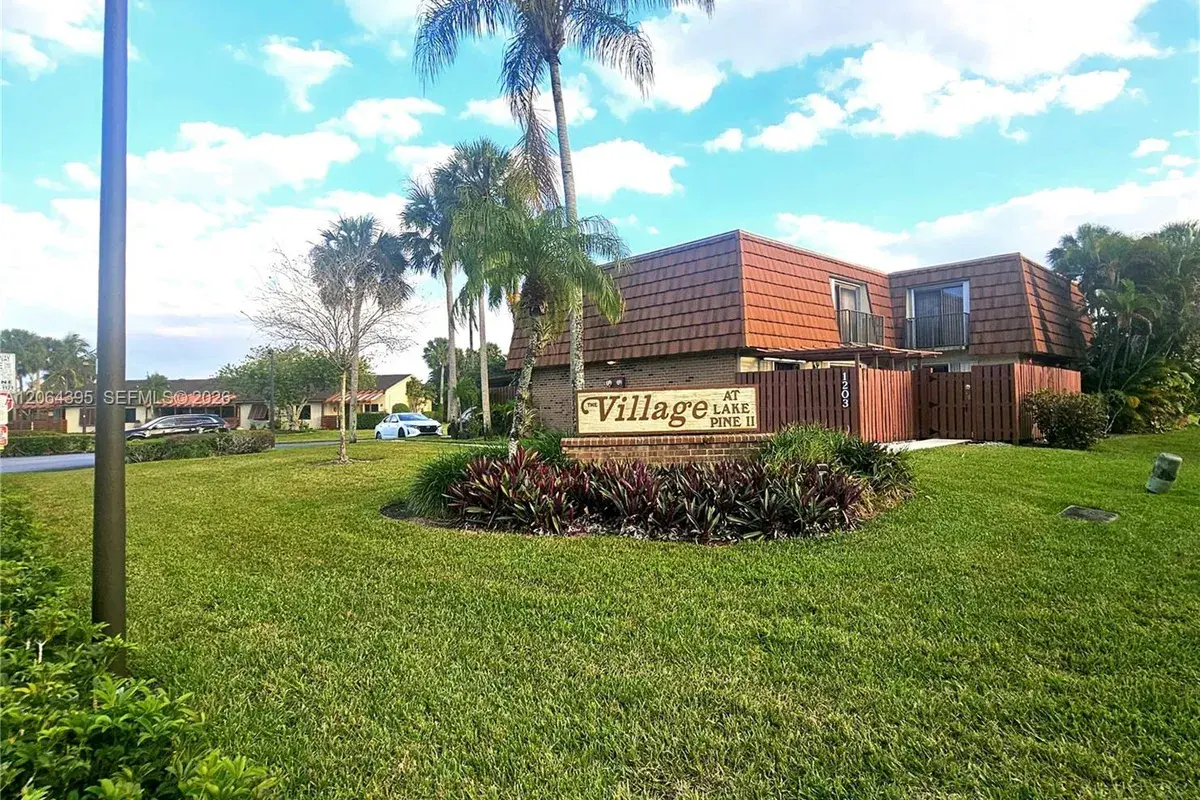 1201 SW 120th Way, Davie FL 33325