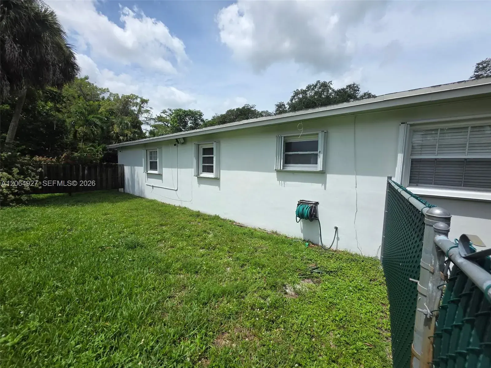 4020 SW 2nd St, Plantation FL 33317