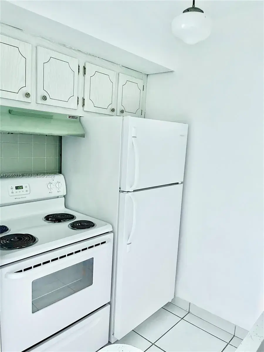 2145 Pierce St # 421, Hollywood FL 33020