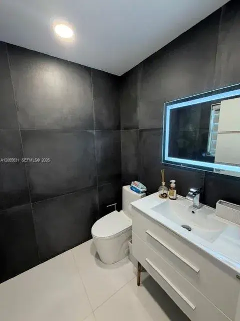 4959 SW 33rd Way, Hollywood FL 33312