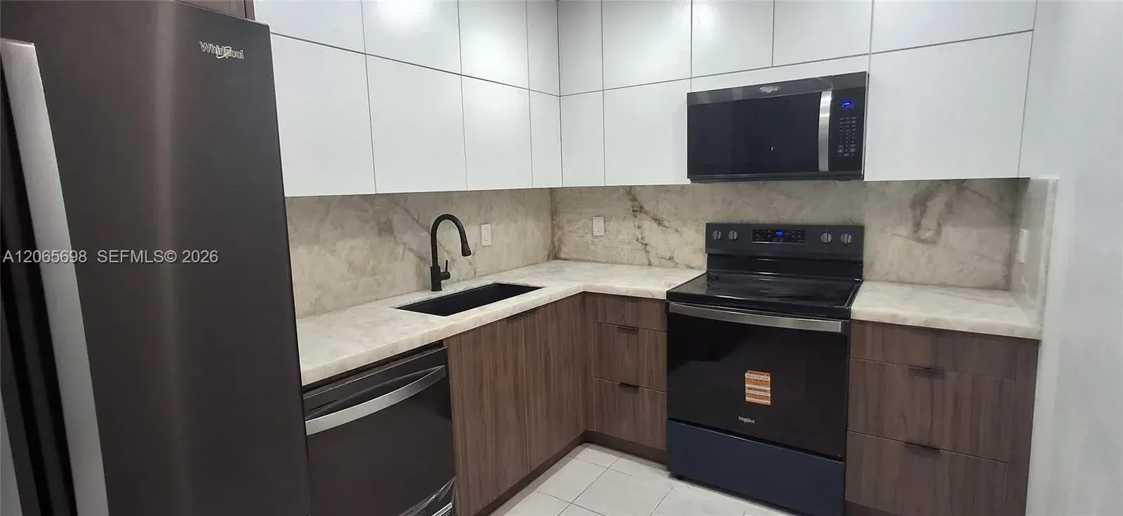 1 bedroom 1 bath Residential Lease for rent at 901 Hillcrest Dr # 311, Hollywood FL 33021