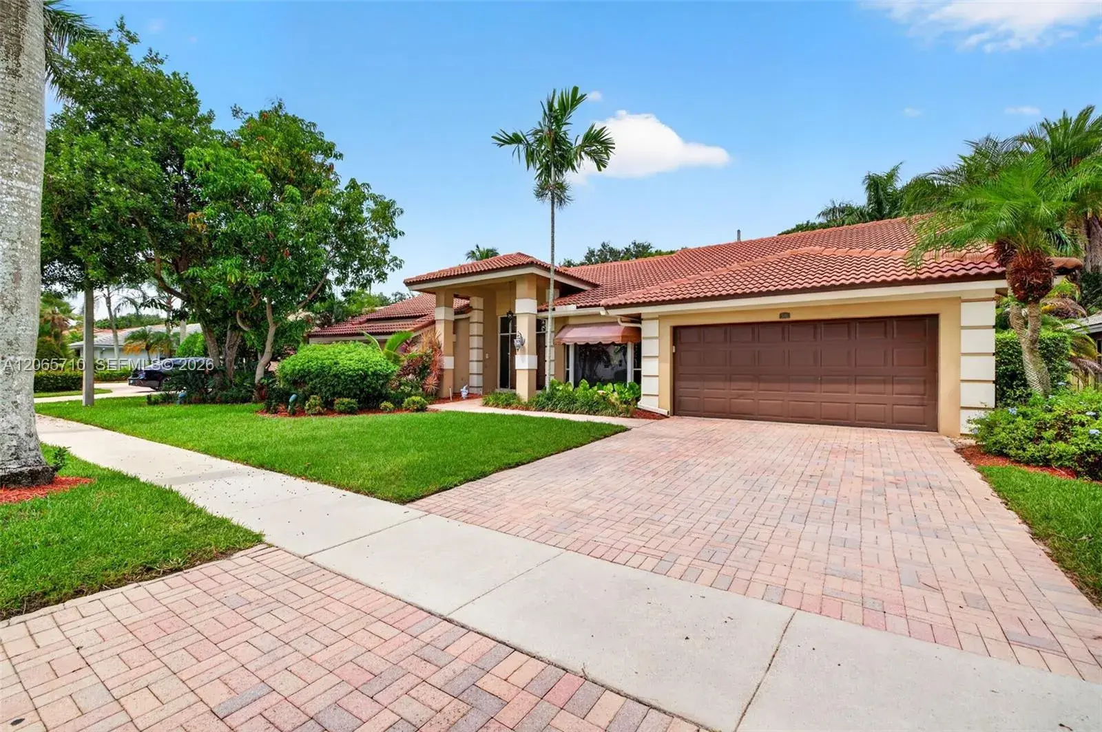 4 bedroom 2 bath Residential for sale at 581 NW 110th Ave, Plantation FL 33324