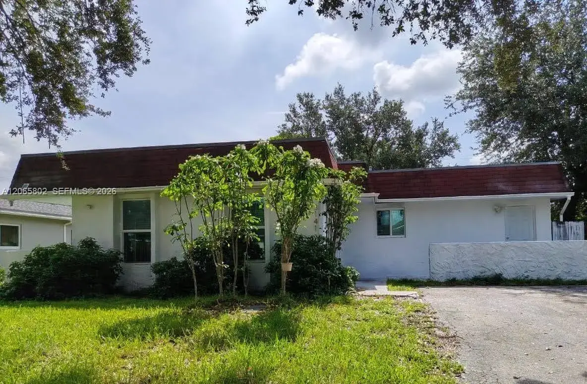 3 bedroom 2 bath Residential for sale at 3141 N 73rd Ave, Hollywood FL 33024