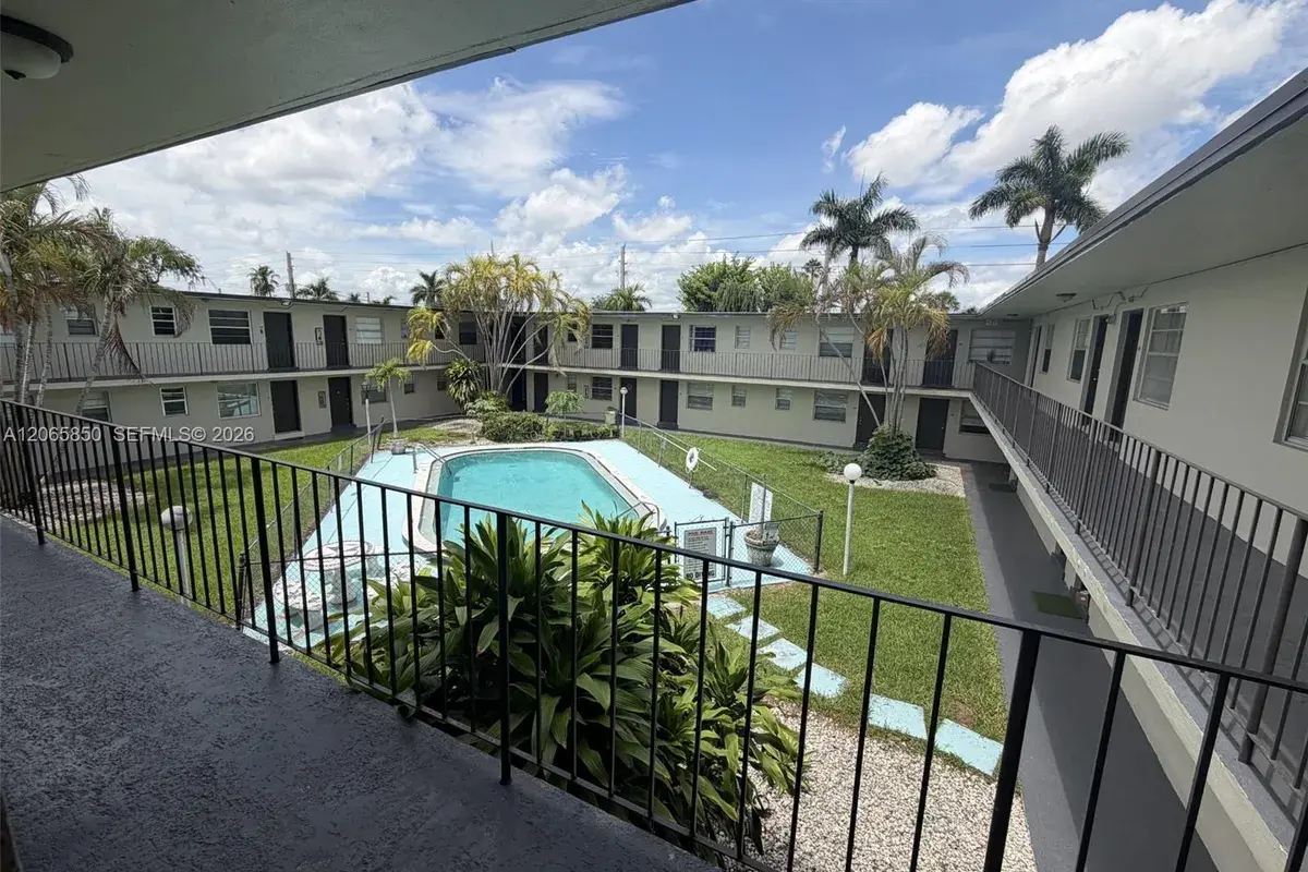 3901 SW 112th Ave # 40, Miami FL 33165