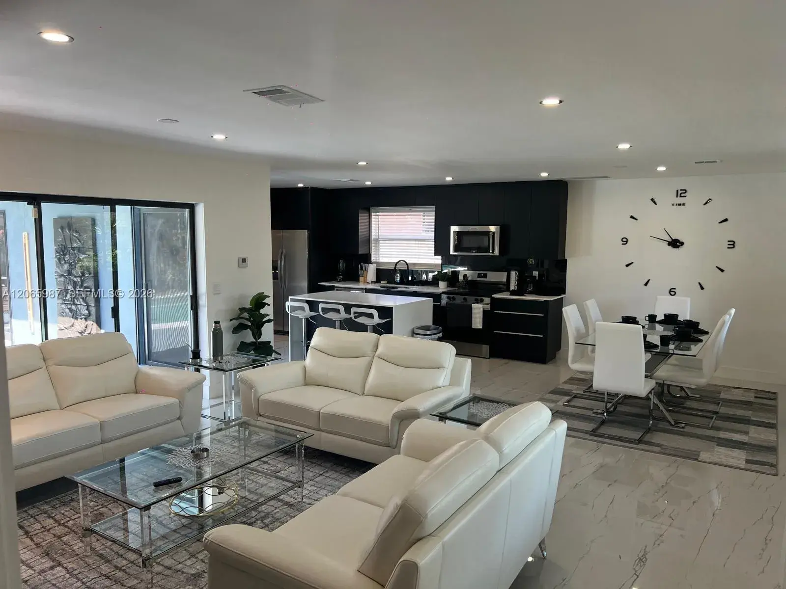 1112 N 13th Ave, Hollywood FL 33019