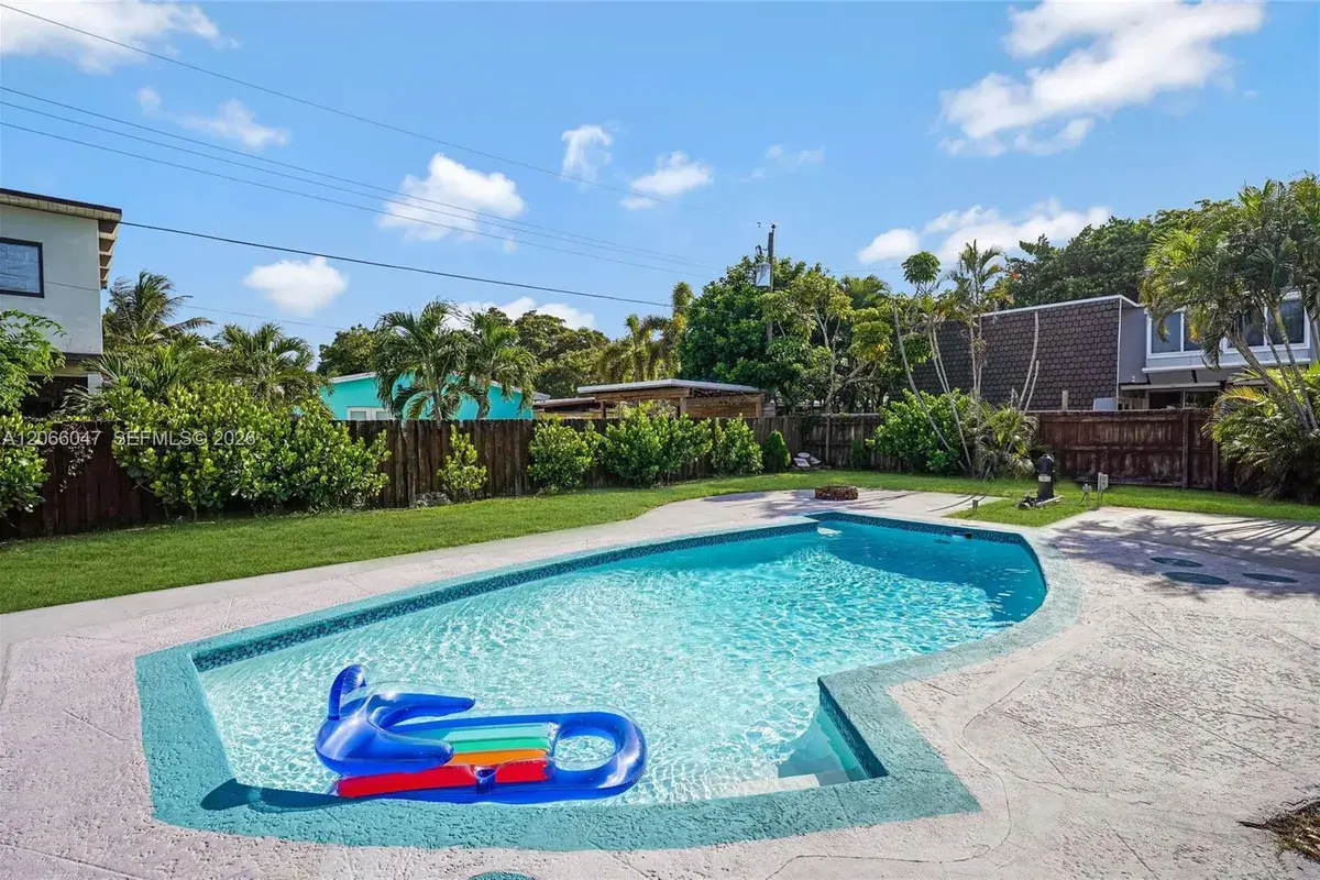 912 NE 9th Ct, Pompano Beach FL 33060